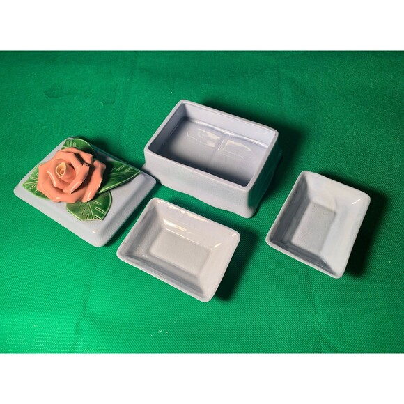 Vintage Rose Ceramic 4" x 3" box containing two trays dishes - Picture 4 of 5